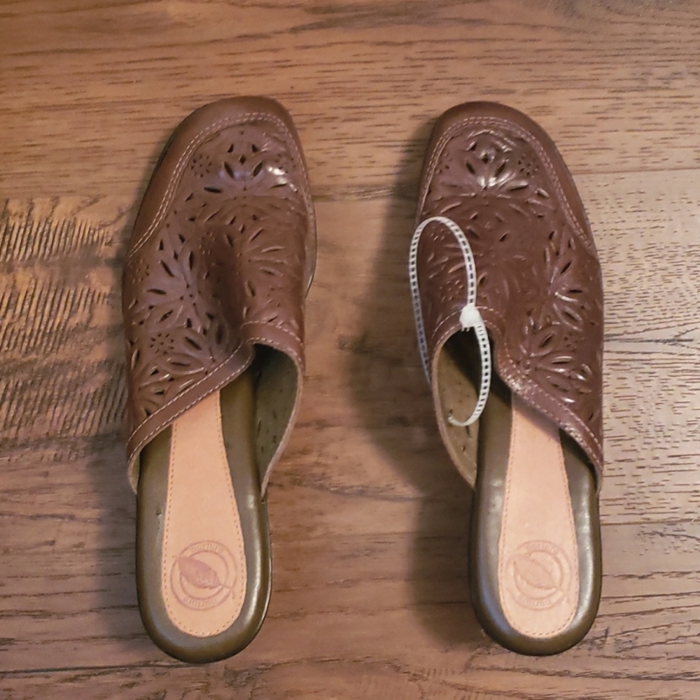 Nuture Slippers
